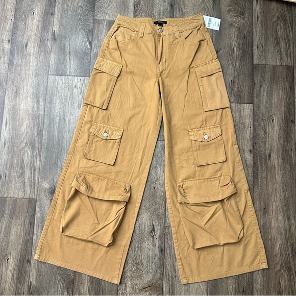 Forever 21 Pants - Forever 21 High-Rise Wide-Leg Cargo Brownish Tan Lightweight Pants Womens Size M